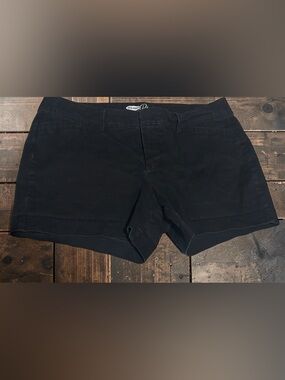 Old Navy Pixie Size 4 Women’s Classic Black Shorts